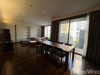 Apartamento en alquiler de 3 habitaciones en Khlong Toei, Bangkok