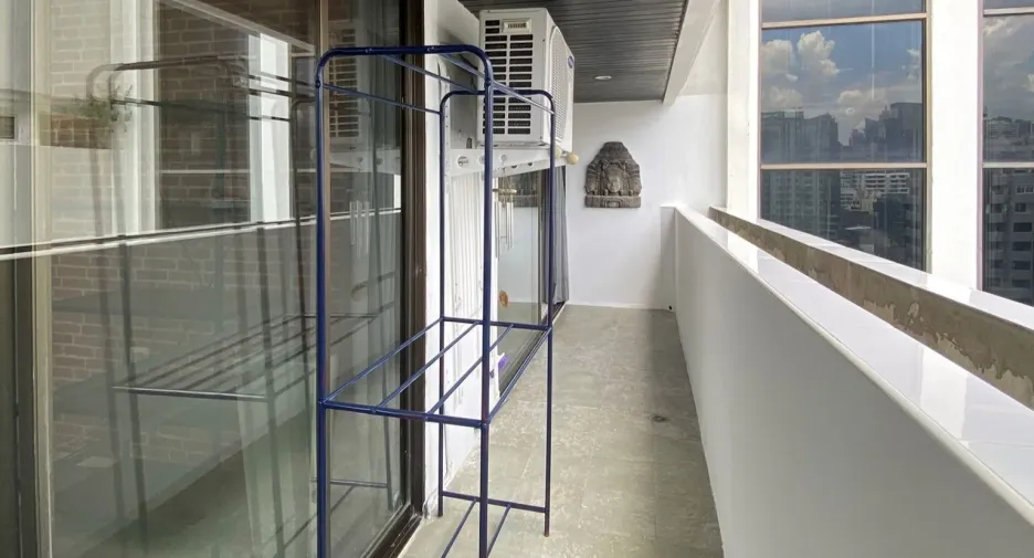 For rent 2 bedrooms condo in Watthana, Bangkok