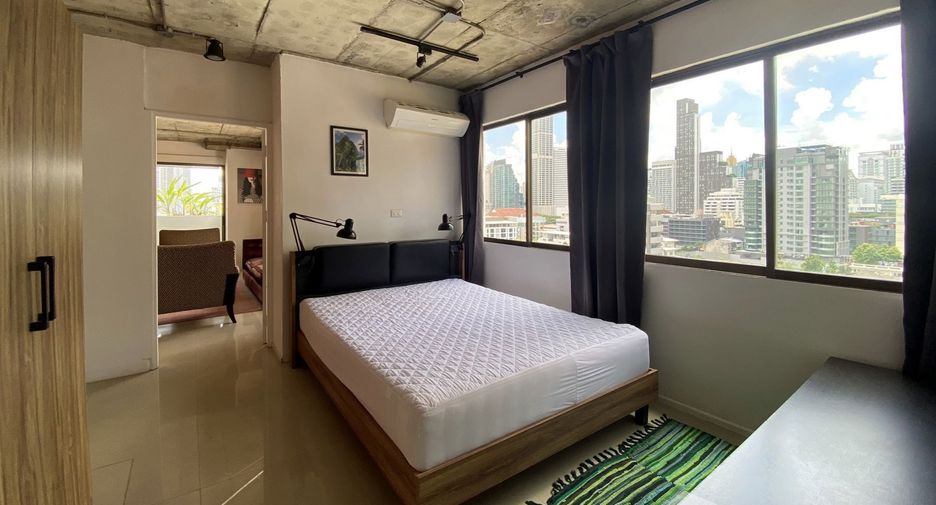 For rent 2 bedrooms condo in Watthana, Bangkok