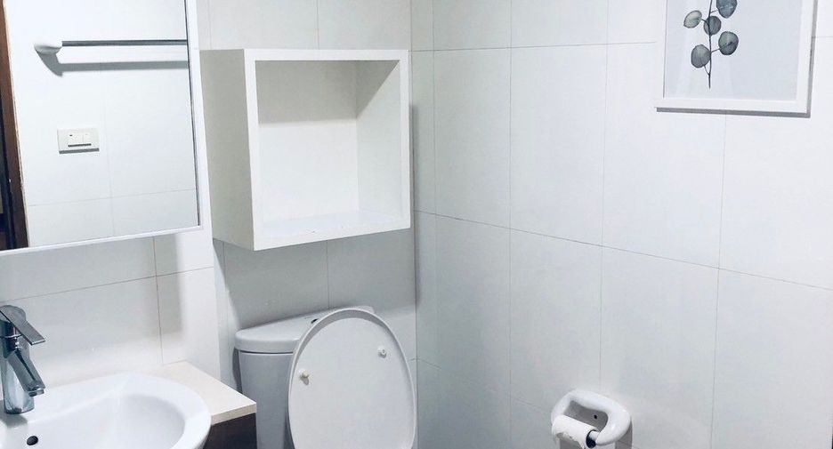 For rent 1 bed condo in Watthana, Bangkok