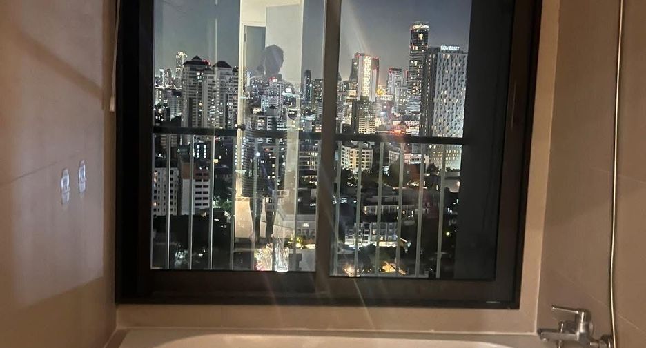 Condo en alquiler de 2 habitaciones en Khlong Toei, Bangkok