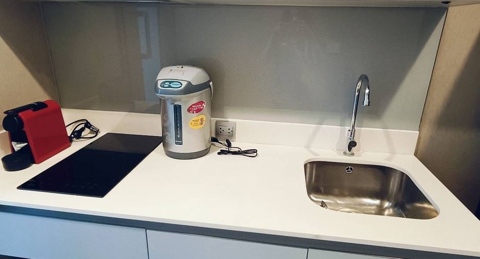 For rent 1 bed condo in Phra Khanong, Bangkok