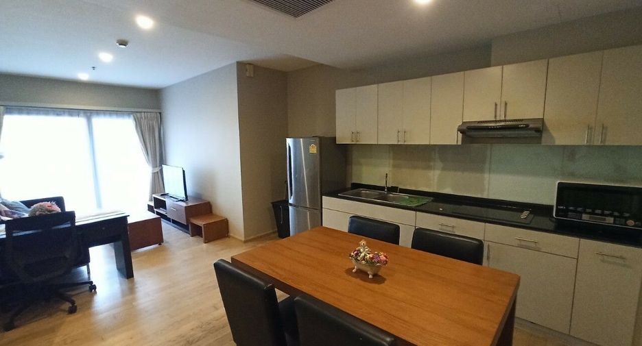 For rent 2 bedrooms condo in Khlong Toei, Bangkok