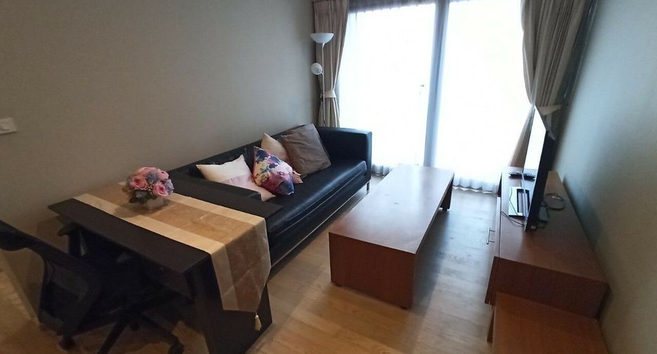 For rent 2 bedrooms condo in Khlong Toei, Bangkok