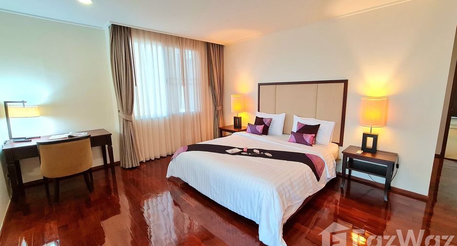 For rent 3 bedrooms condo in Watthana, Bangkok
