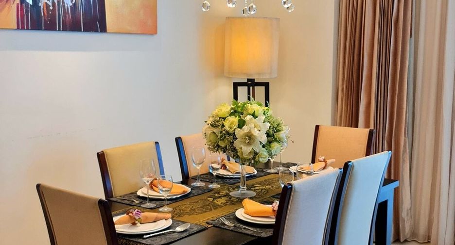 For rent 3 bedrooms condo in Watthana, Bangkok
