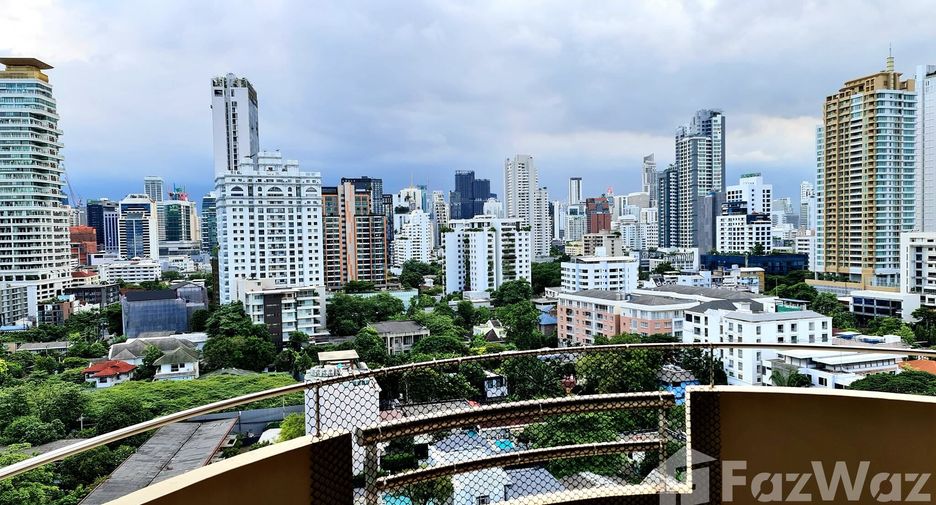 For rent 3 bedrooms condo in Watthana, Bangkok