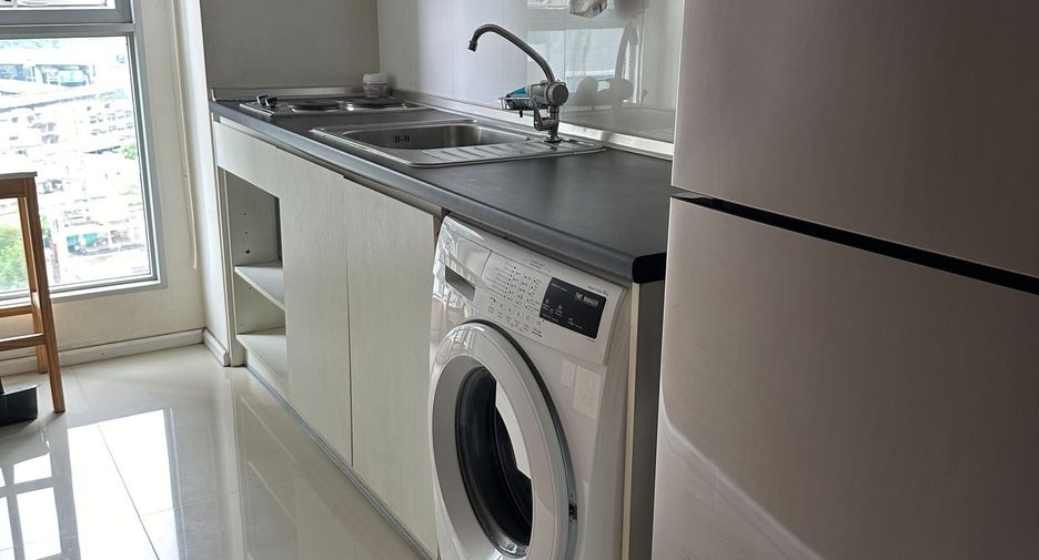 For rent 2 bedrooms condo in Khlong Toei, Bangkok