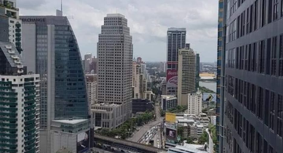 Condo en alquiler de 1 habitaciones en Khlong Toei, Bangkok