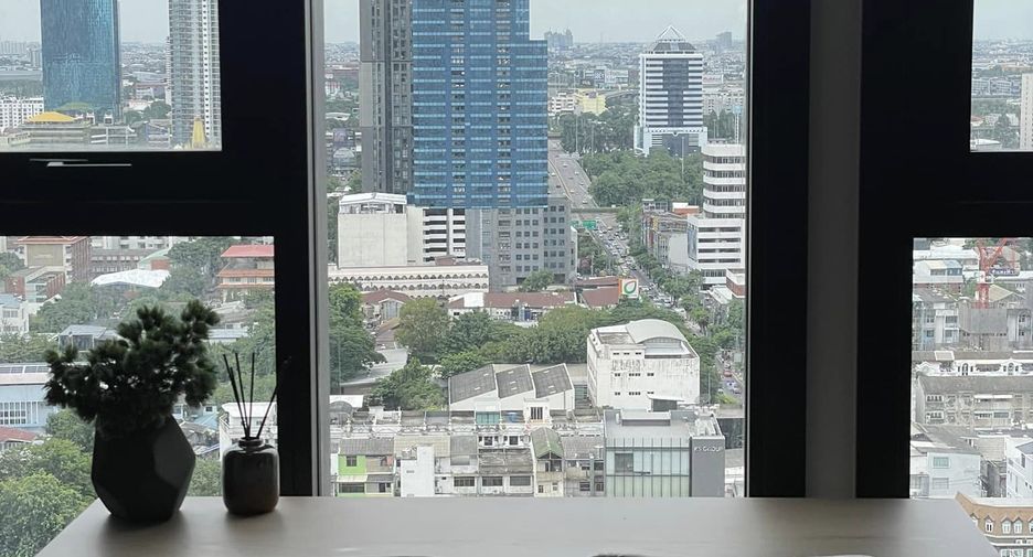 For rent 1 bed condo in Watthana, Bangkok