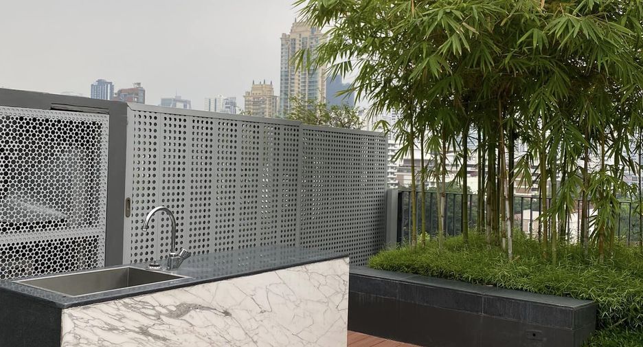 For rent 2 bedrooms condo in Watthana, Bangkok