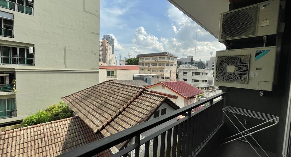 For rent 1 bed condo in Khlong Toei, Bangkok