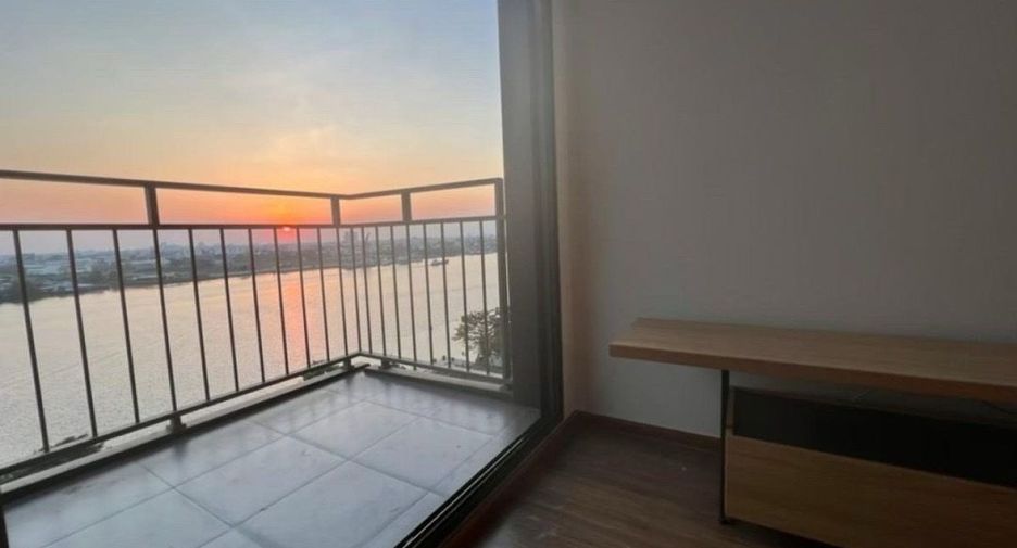 For rent 2 bedrooms condo in Yan Nawa, Bangkok