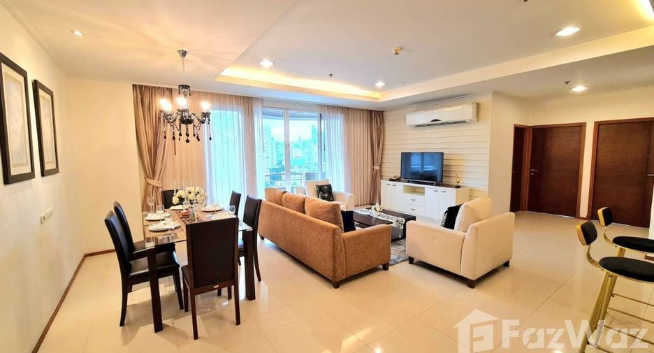 For rent 3 bedrooms apartment in Watthana, Bangkok
