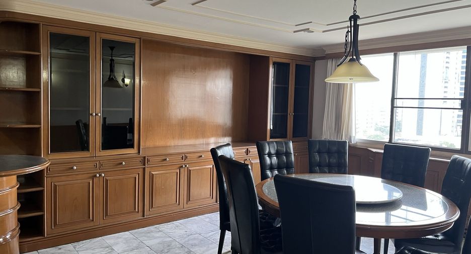 For rent 3 bedrooms condo in Watthana, Bangkok