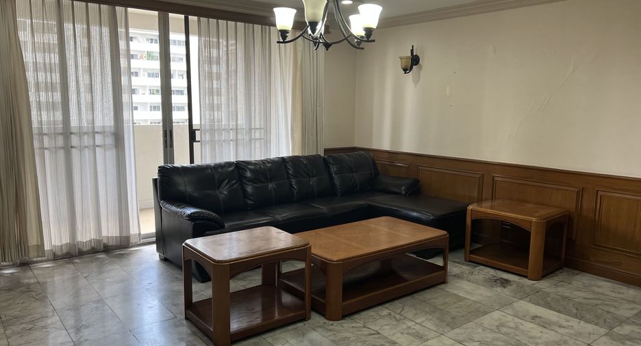 For rent 3 bedrooms condo in Watthana, Bangkok