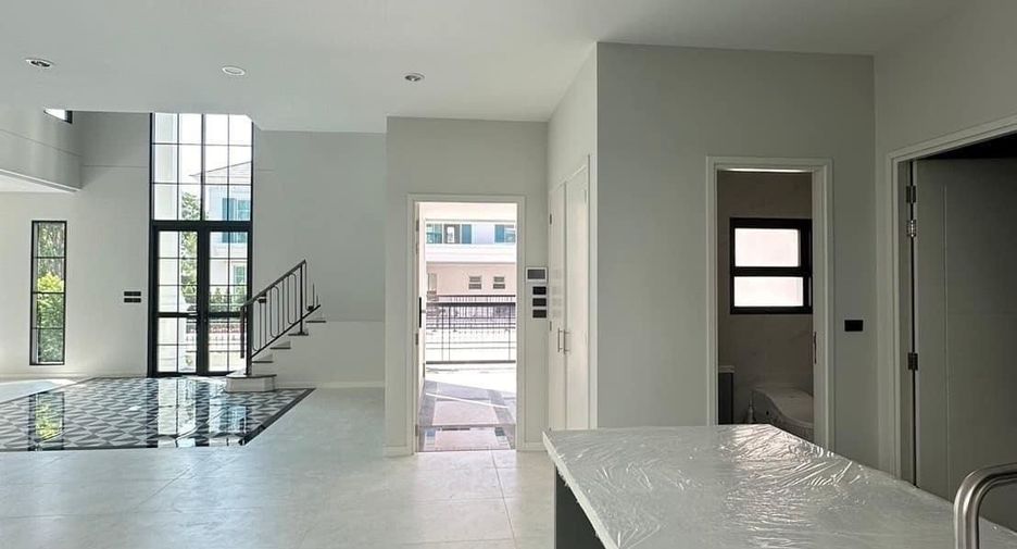 For rent 5 bedrooms house in Bang Phli, Samut Prakan