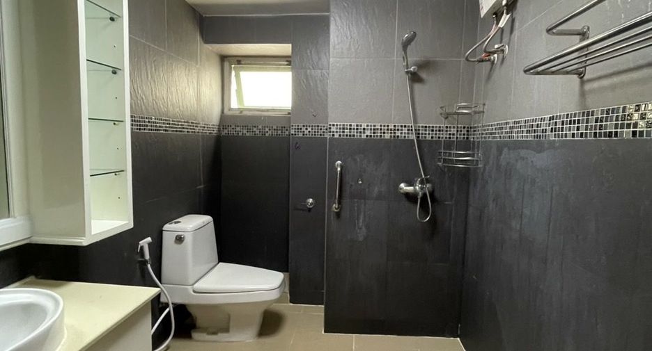 Wohnung zur Miete mit 3 Zimmer in Khlong Toei, Bangkok