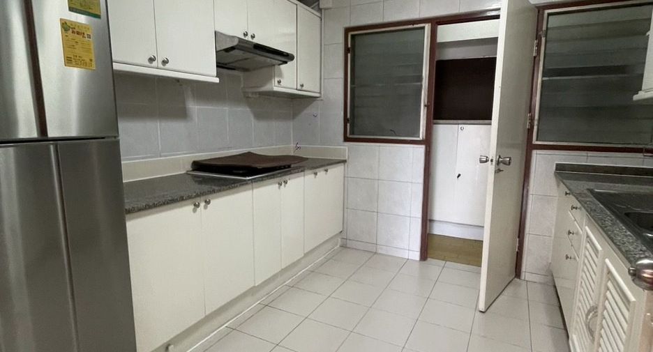 Wohnung zur Miete mit 3 Zimmer in Khlong Toei, Bangkok