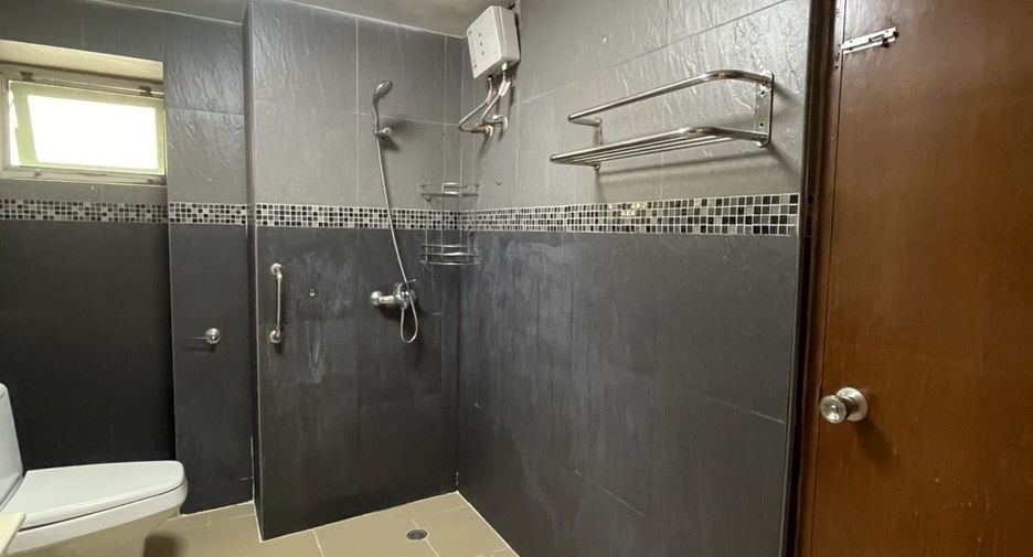 Wohnung zur Miete mit 3 Zimmer in Khlong Toei, Bangkok