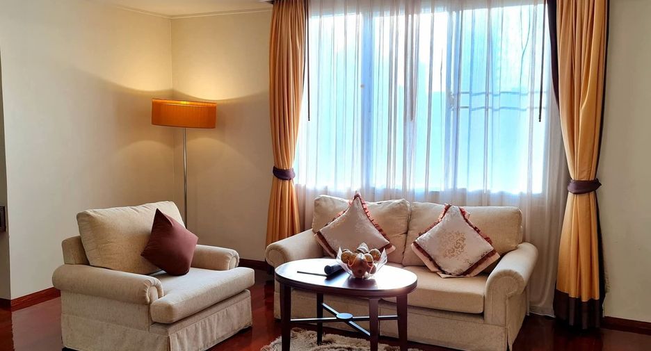 For rent 3 bedrooms condo in Watthana, Bangkok