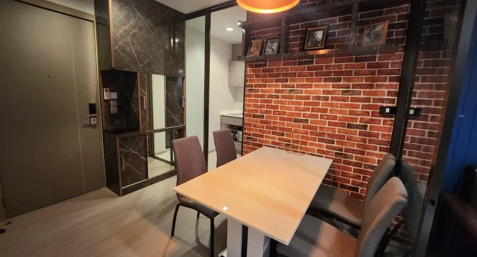 For rent 1 bed condo in Huai Khwang, Bangkok