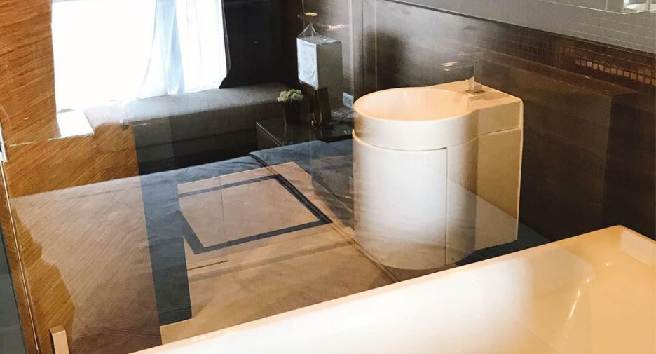 For rent 1 bed condo in Phra Khanong, Bangkok
