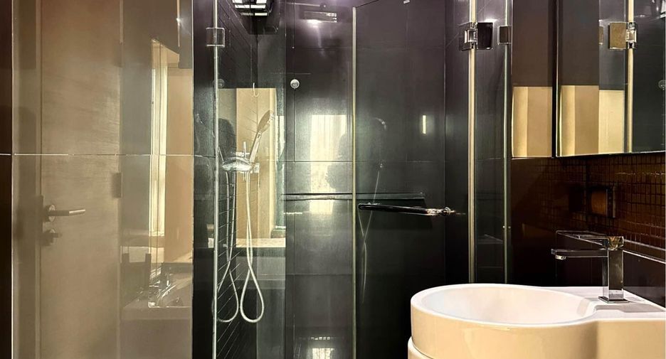 For rent 1 bed condo in Phra Khanong, Bangkok