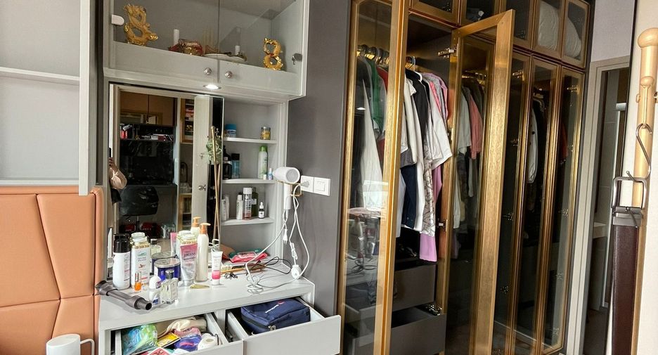 Wohnung zur Miete mit 1 Zimmer in Huai Khwang, Bangkok