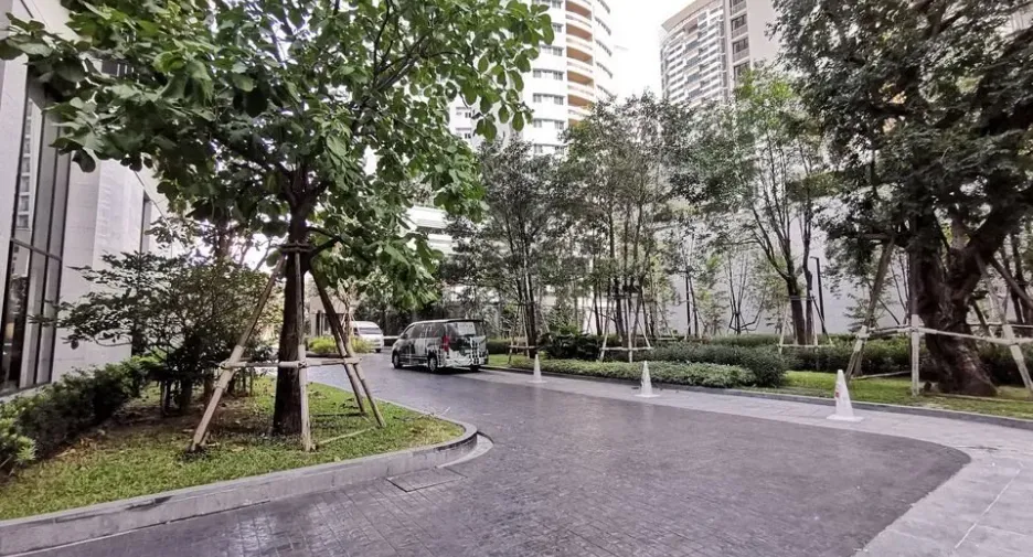For rent 1 bed condo in Khlong Toei, Bangkok