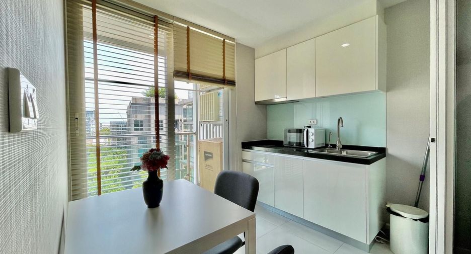 Wohnung zur Miete mit 1 Zimmer in Phra Khanong, Bangkok