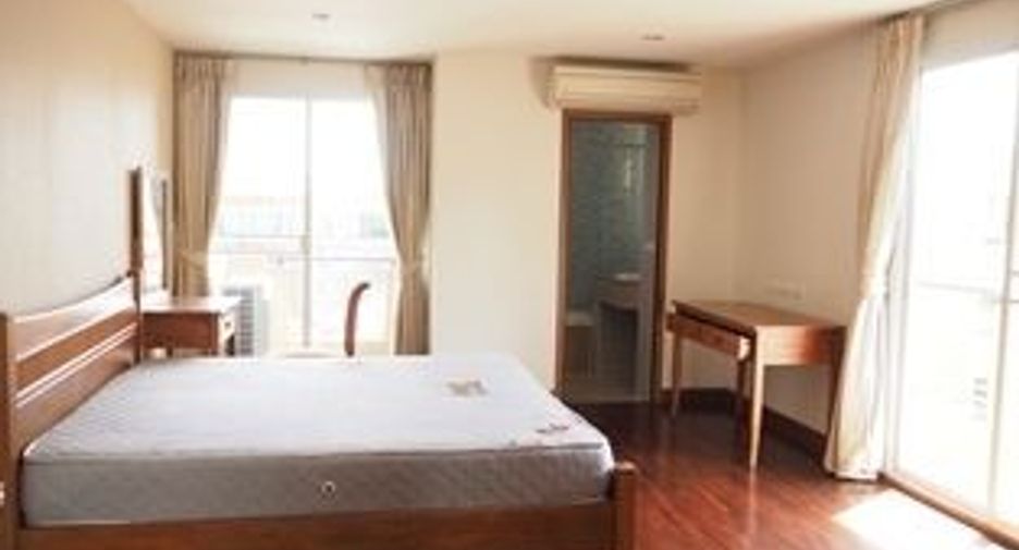 For rent 2 bedrooms condo in Pathum Wan, Bangkok