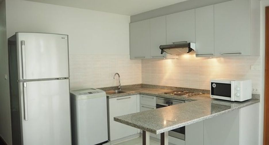 For rent 2 bedrooms condo in Pathum Wan, Bangkok