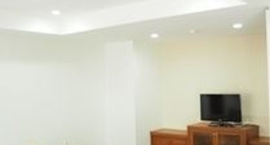 For rent 2 bedrooms condo in Pathum Wan, Bangkok