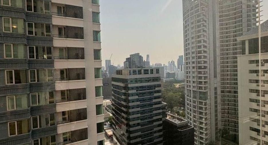 For rent 3 bedrooms condo in Pathum Wan, Bangkok