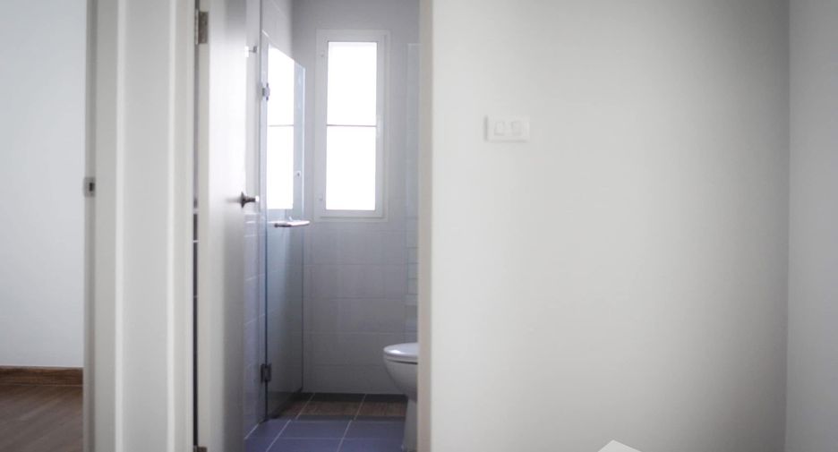 Casa en alquiler de 3 habitaciones en Bang Phli, Samut Prakan