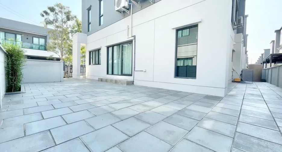For rent 4 bedrooms house in Bang Phli, Samut Prakan