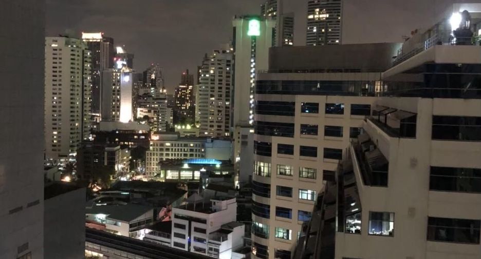 Condo en alquiler de 1 habitaciones en Khlong Toei, Bangkok