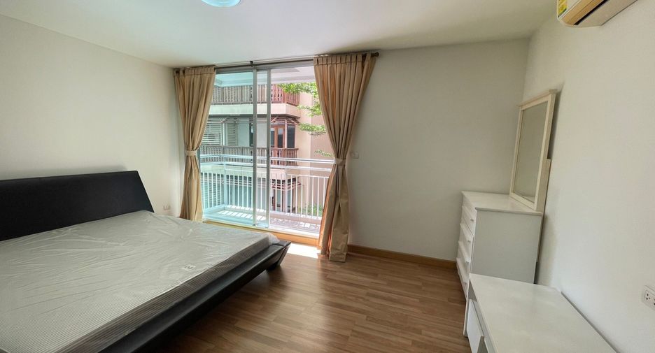 Wohnung zur Miete mit 2 Zimmer in Khlong Toei, Bangkok