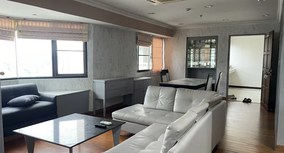 For rent 2 bedrooms condo in Khlong Toei, Bangkok