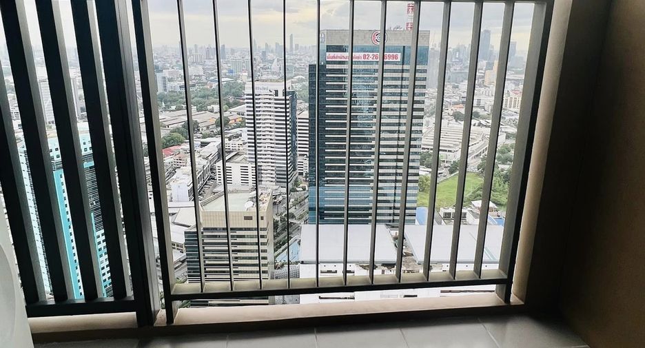 For rent 1 bed condo in Khlong Toei, Bangkok