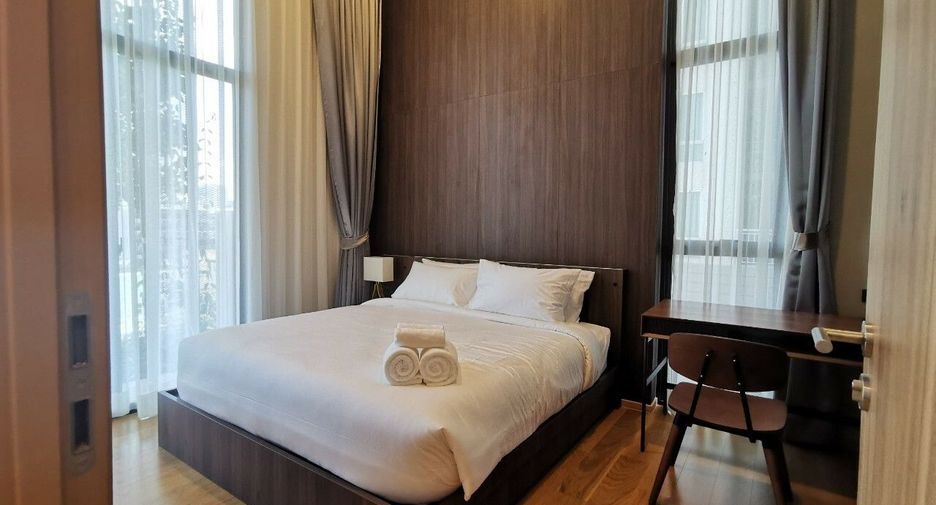 For rent 2 bedrooms condo in Watthana, Bangkok