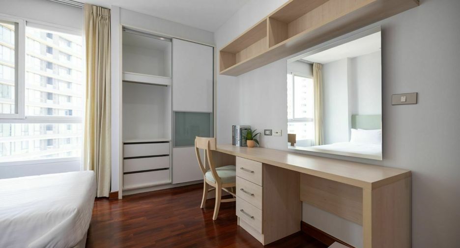For rent 2 bedrooms apartment in Khlong Toei, Bangkok