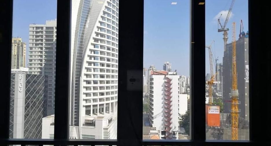 For rent 1 bed condo in Khlong Toei, Bangkok