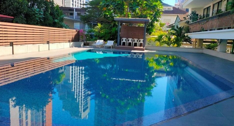 For rent 2 bedrooms condo in Khlong Toei, Bangkok