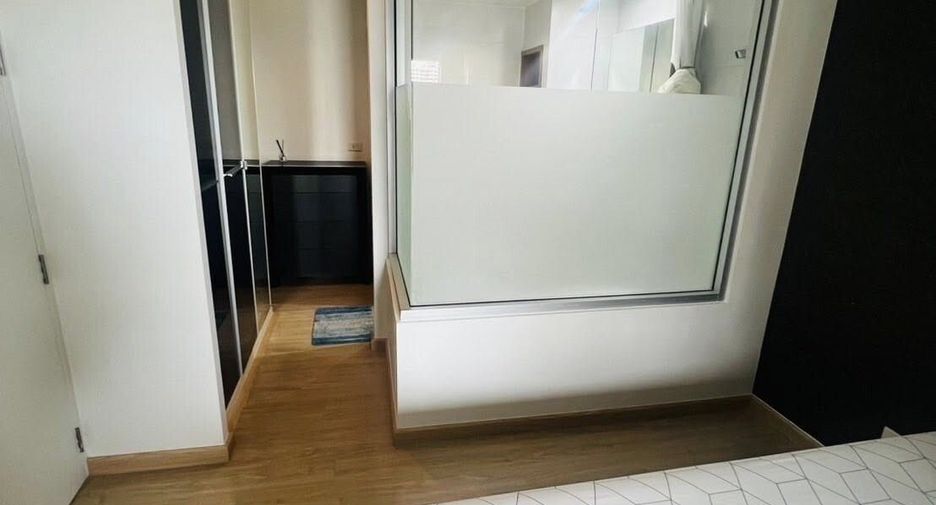 Condo en alquiler de 1 habitaciones en Khlong Toei, Bangkok