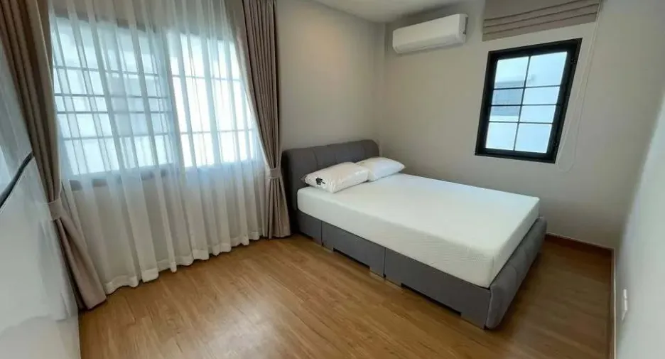 出租 4 卧室 独立屋 在 Bang Phli, Samut Prakan