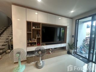 Casa en alquiler de 4 habitaciones en Bang Kapi, Bangkok