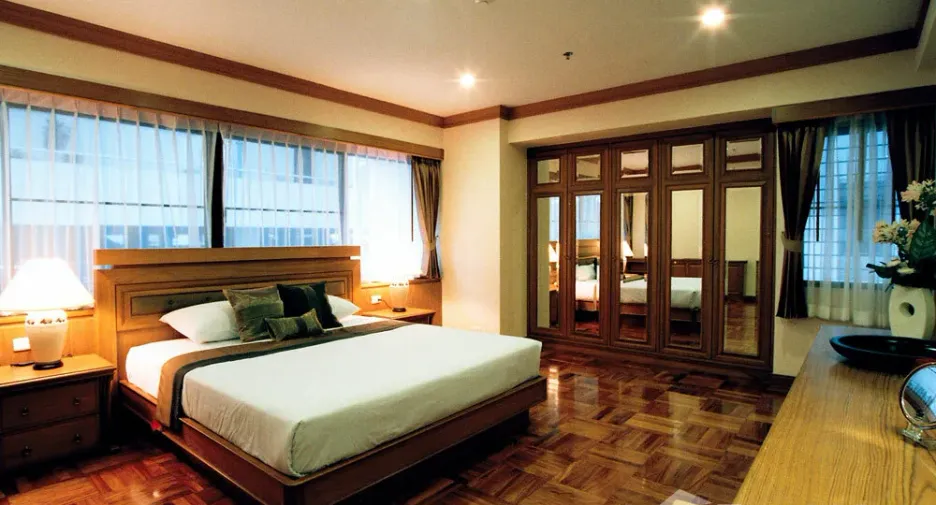 For rent 3 bedrooms apartment in Watthana, Bangkok