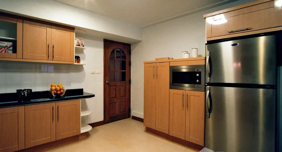 For rent 3 bedrooms apartment in Watthana, Bangkok